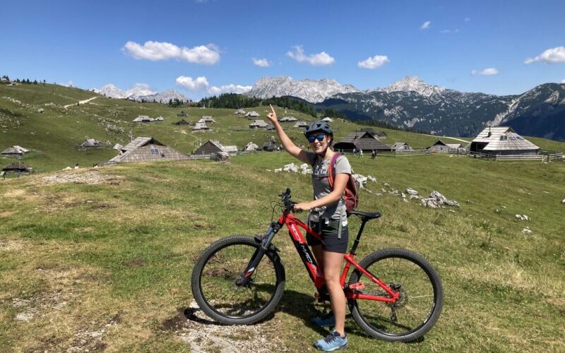 Velika Planina ebike tour with greenhills