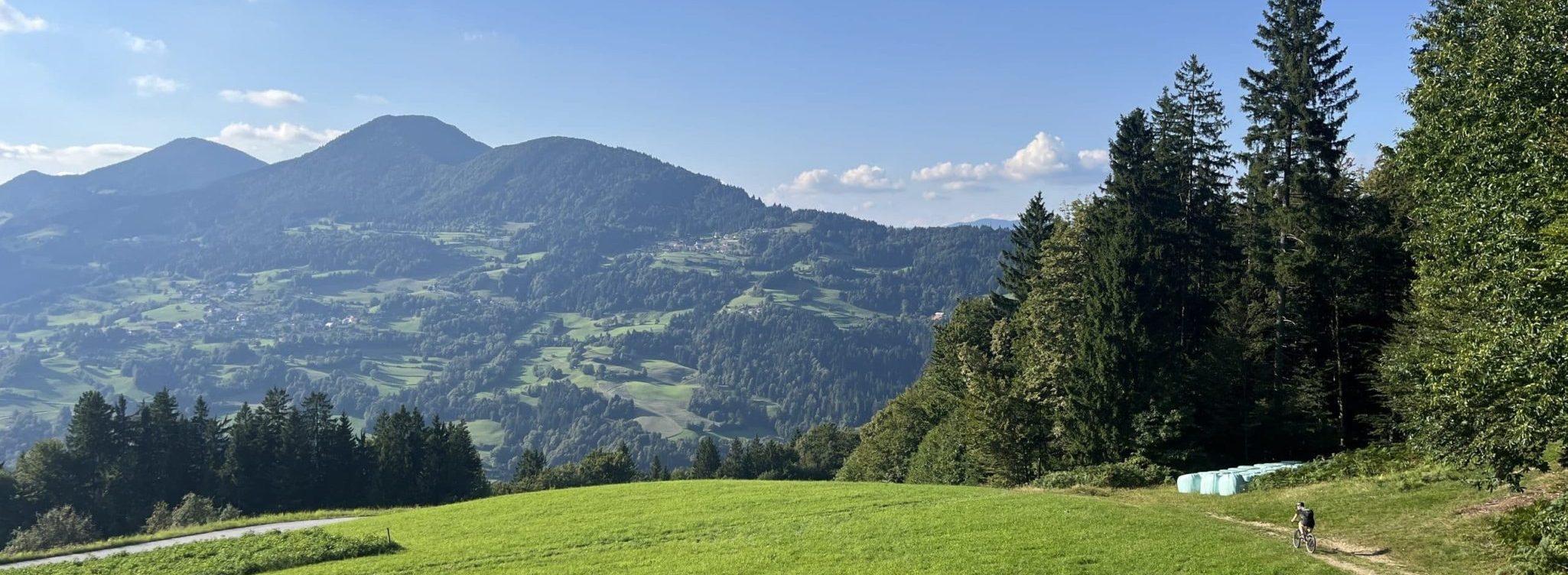 Gravel bike rental in Slovenia for tours through mountains and valleys